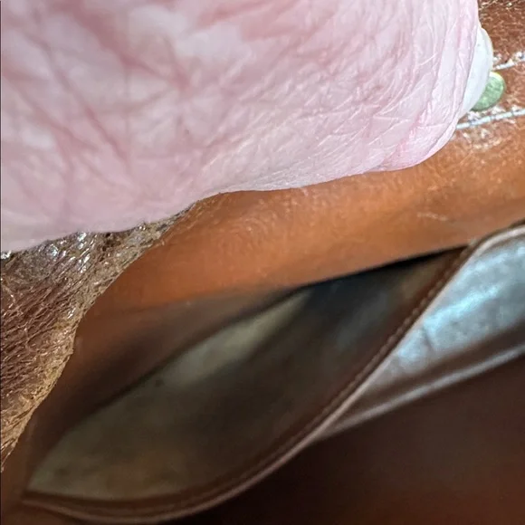 Customized 
Louis Vuitton Monogram Crossbody with missing strap 
12” x 9” x 3” - Picture 12 of 16